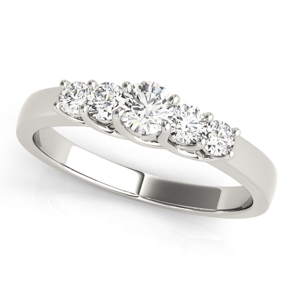 0.25-1.00ct Lab-Grown Round Diamond 5-Stone Scalloped Prong Diamond Ring, DE Color VVS Clarity
